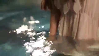 赛琳娜的黄金完整翻译版中文-直播 火辣身材的娜扎【沙滩上的贝壳酱】!