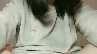 欧美日韩人妻激情-第一次与男友以外的男人在行使中车震!